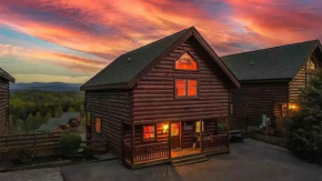 New Majestic 5 Star Amazing View, Pool, Hot Tub! Pigeon Forge